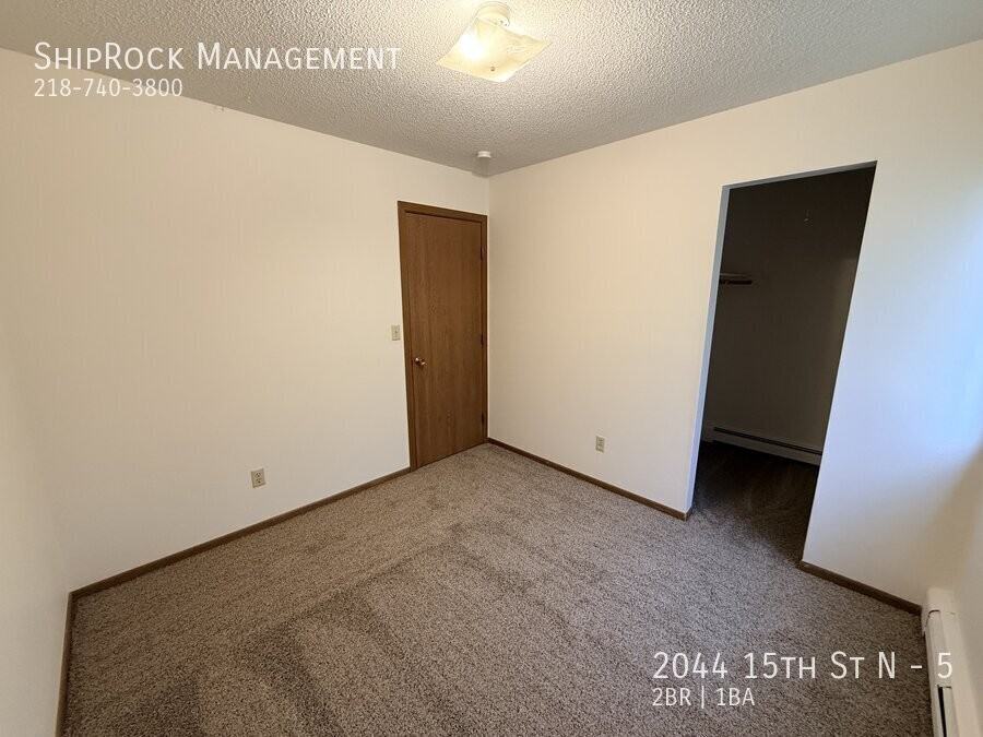 2044 15th St N #5 - Photo 6 of 9