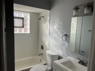 1419 North 16th Avenue - Photo 4 of 8