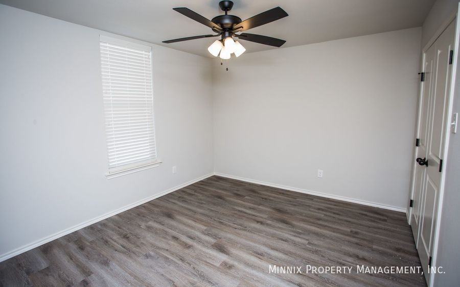 2709 137th St - Photo 2 of 34