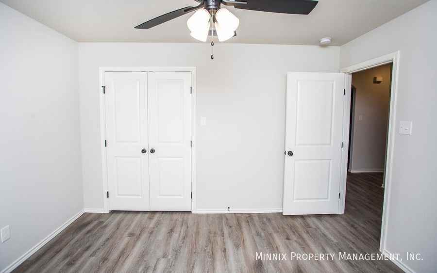 2709 137th St - Photo 4 of 34