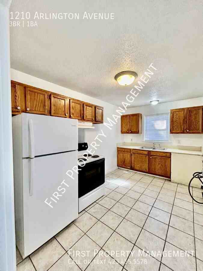 1210 Arlington Avenue - Photo 5 of 16