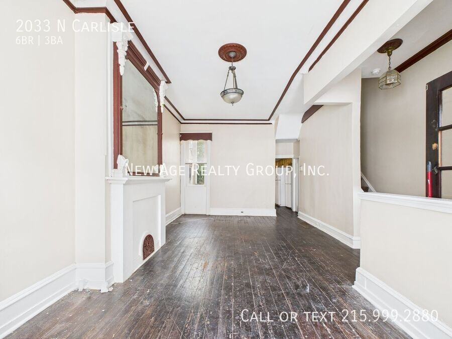 2033 N Carlisle St - Photo 2 of 15