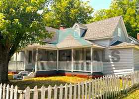 featured image of 714 Dillard St