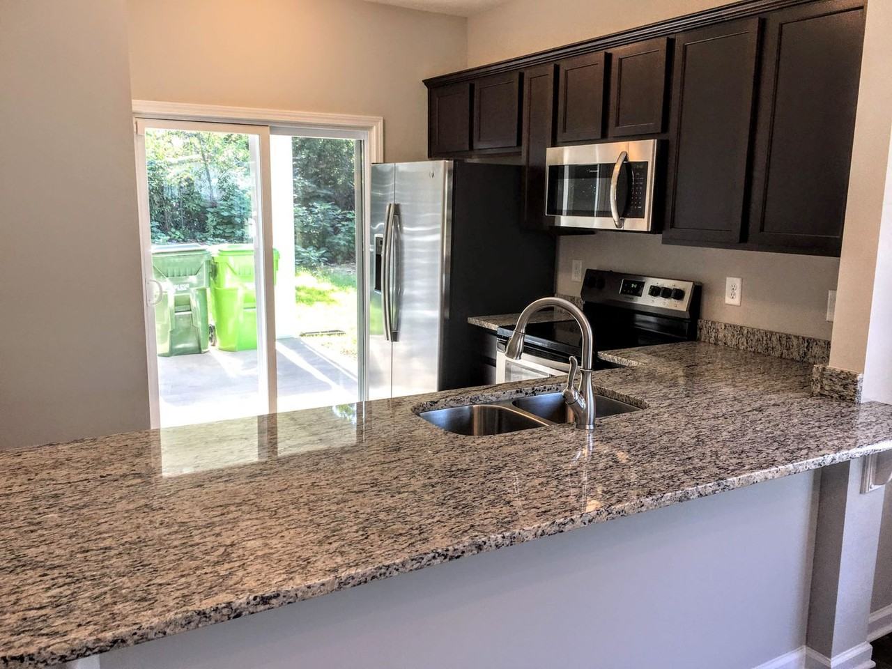 828 Ohio St - Photo 7 of 23