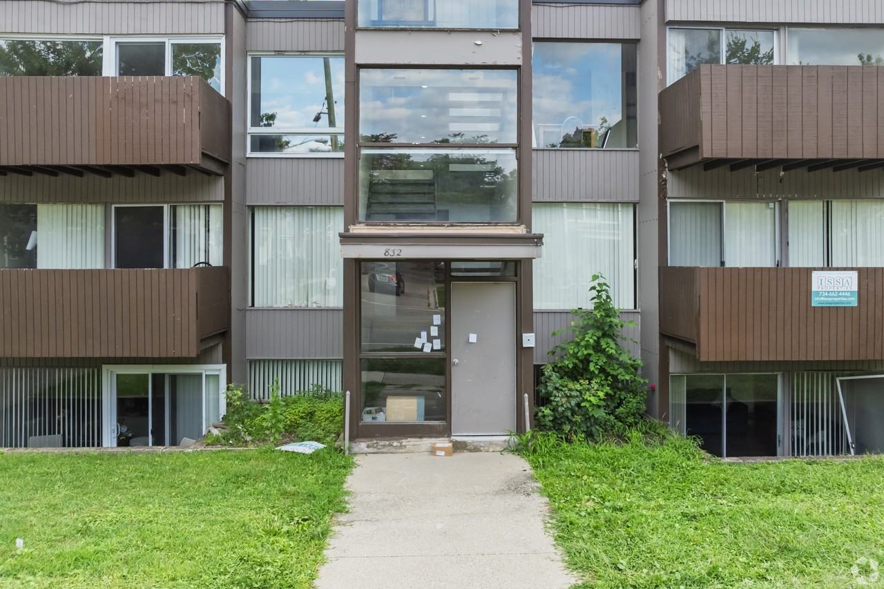 832 Packard St #12 - Photo 2 of 11