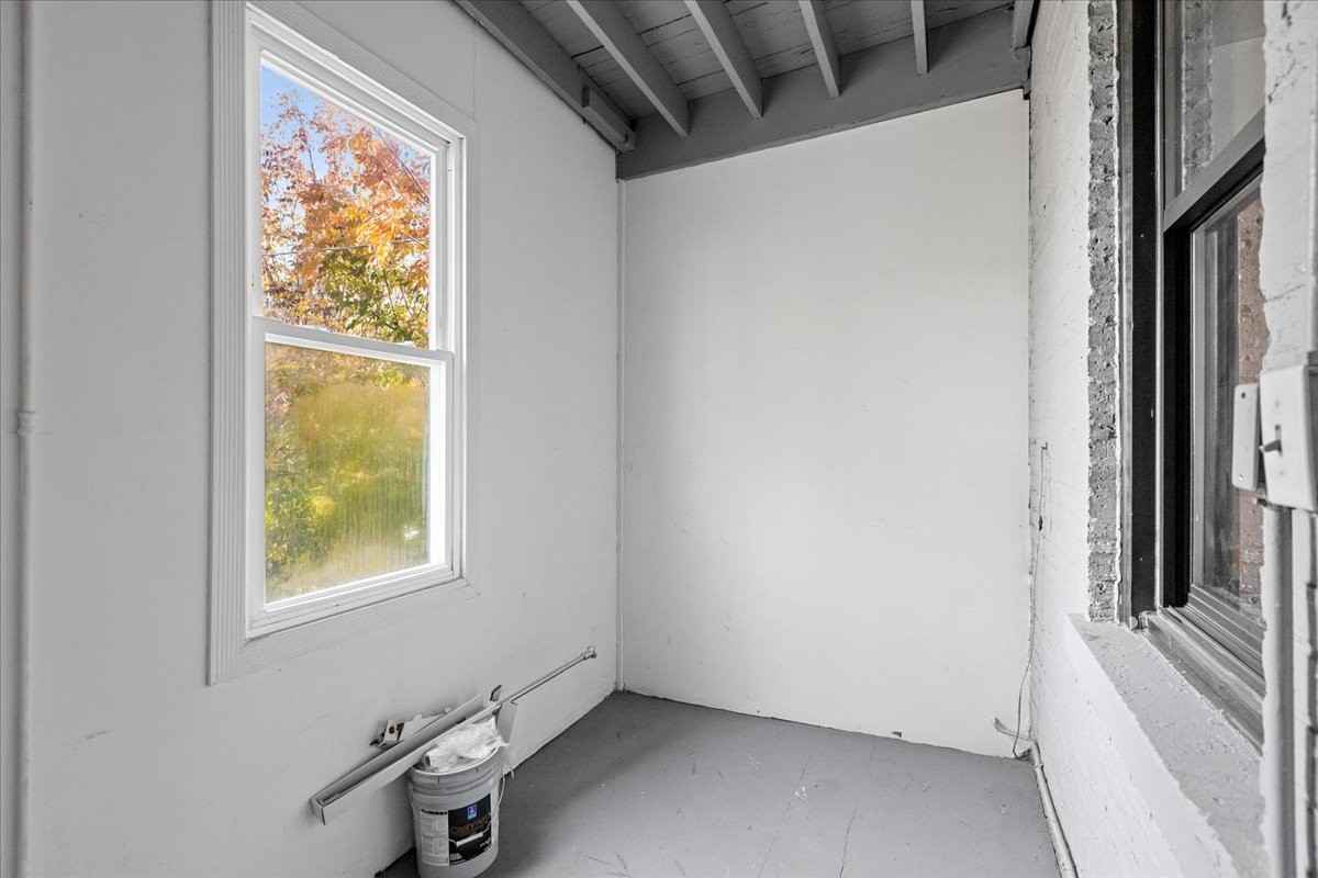 3268 W Fullerton Ave #2 - Photo 5 of 10