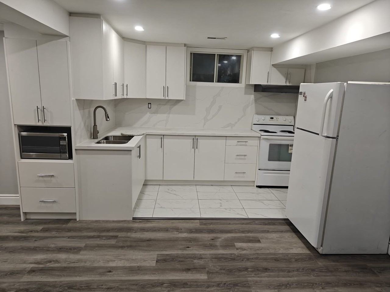 625 Eastgate Walk - Photo 2 of 12