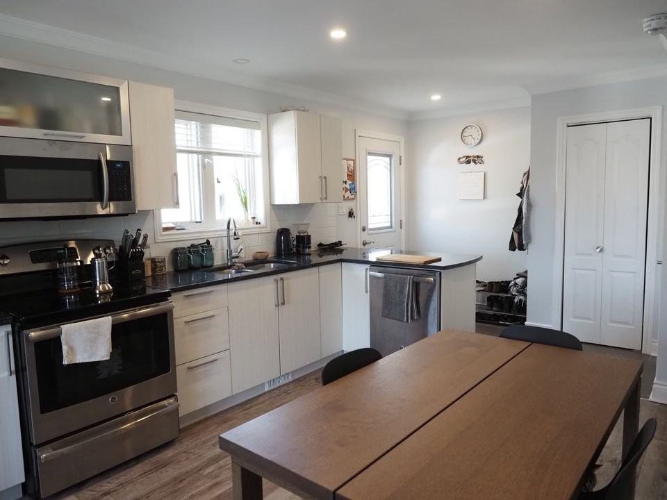 119 Hinton Avenue North - Photo 3 of 24