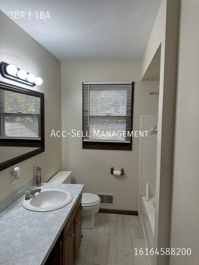 5798 Christie Avenue Southeast - Photo 5 of 20