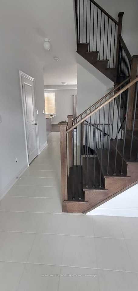 48 Autumn Drive - Photo 2 of 32