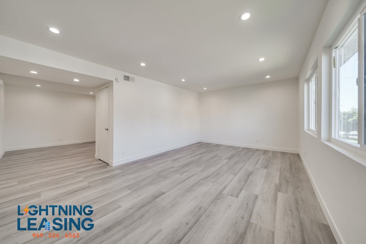 13160 Victory Blvd #A - Photo 2 of 33