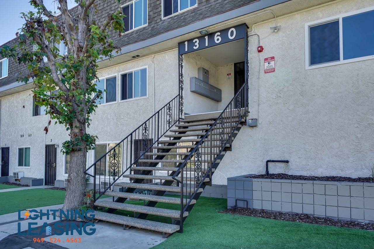 13160 Victory Blvd #A - Photo 3 of 33