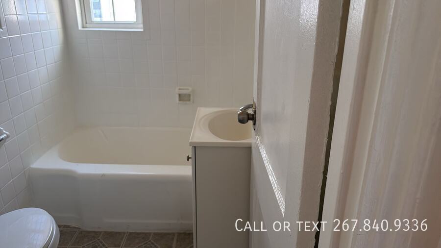 10 Danbury St Se #3 - Photo 2 of 39