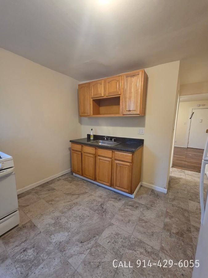 35 Cliff St - Photo 2 of 9