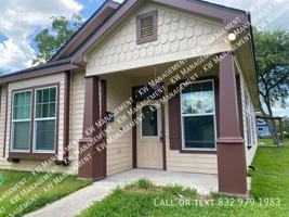 featured image of 2310 Rusk St