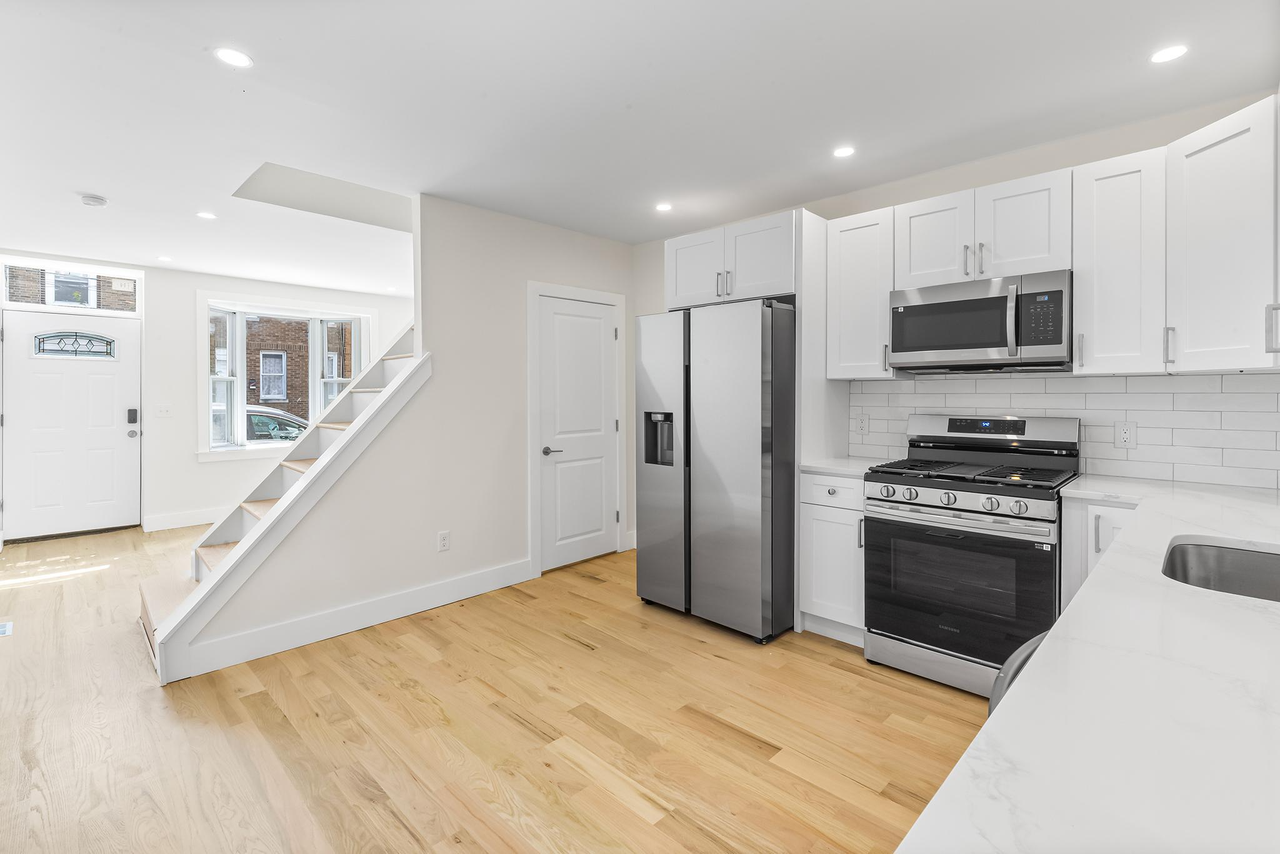 2441 E Firth St - Photo 4 of 21