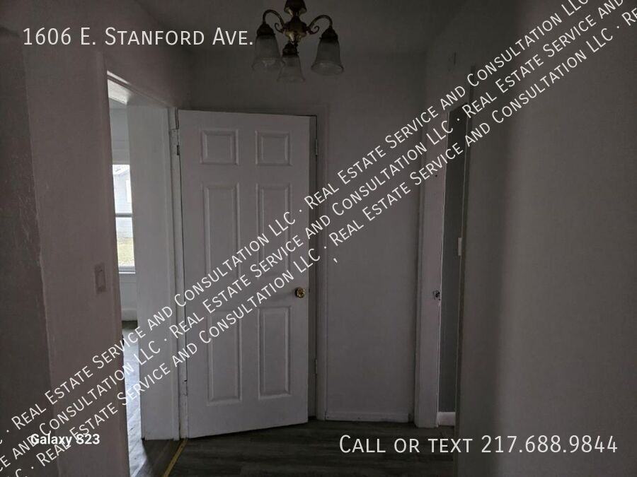 1606 E Stanford Ave - Photo 4 of 16