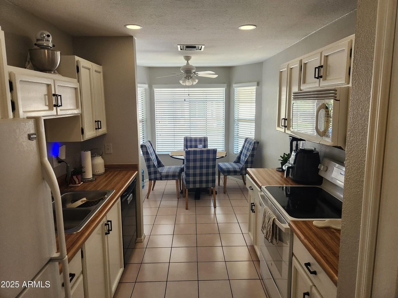 127 E Danbury Rd - Photo 7 of 15