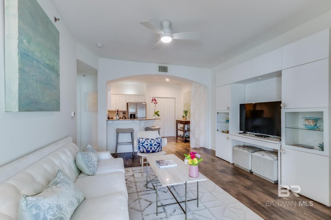 20050 Oak Rd E - Photo 4 of 14