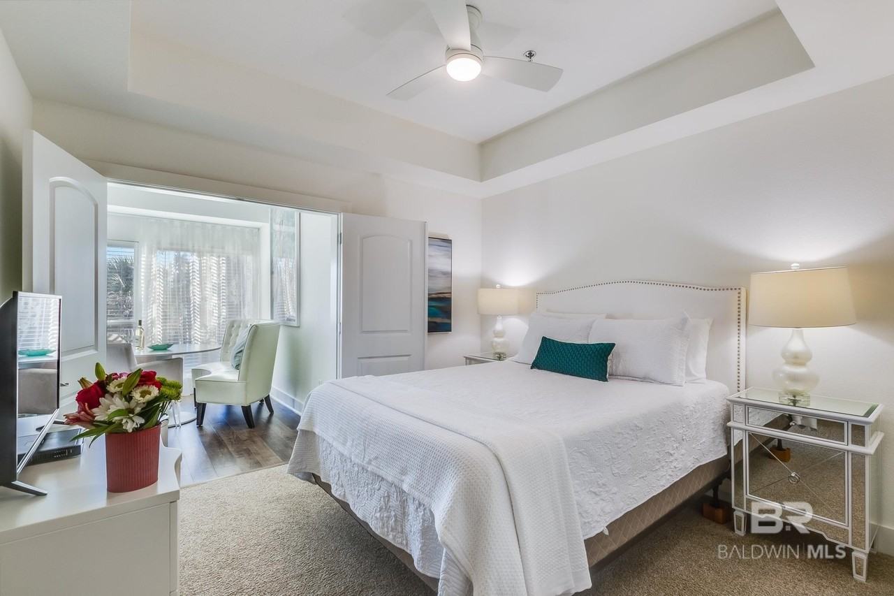 20050 Oak Rd E - Photo 5 of 14