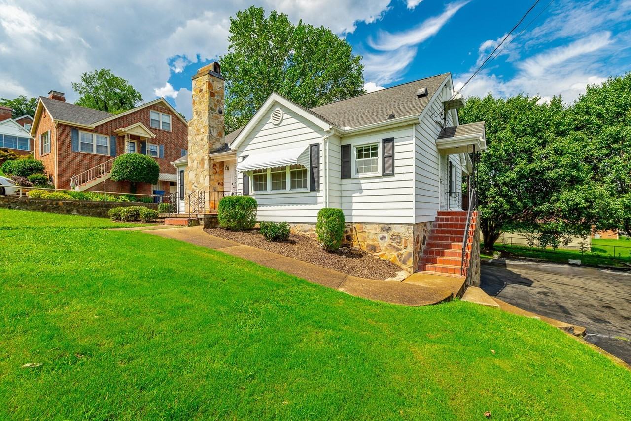 107 W Daytona Dr - Photo 2 of 41