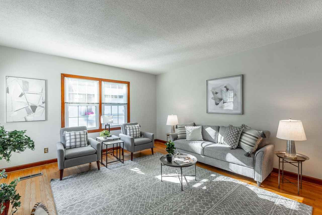 107 W Daytona Dr - Photo 3 of 41