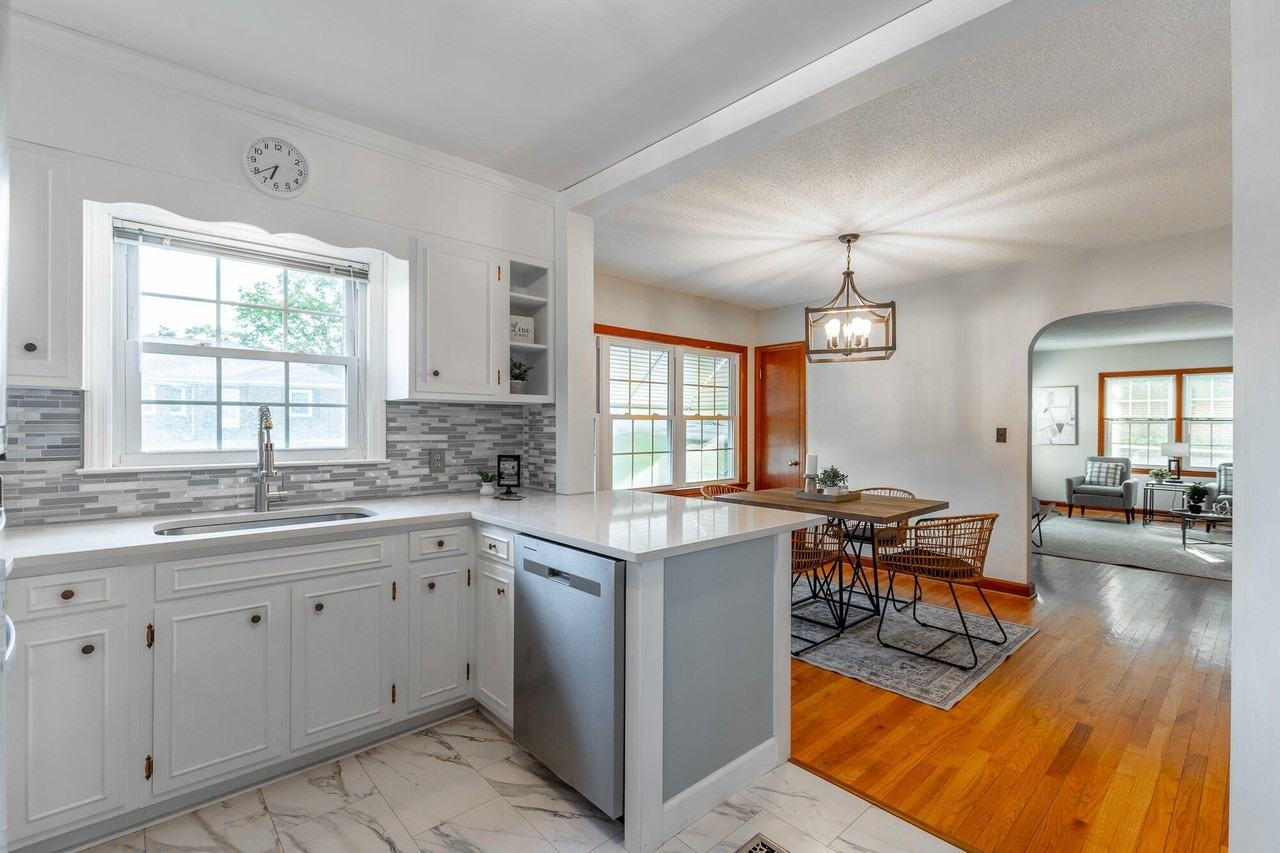 107 W Daytona Dr - Photo 7 of 41