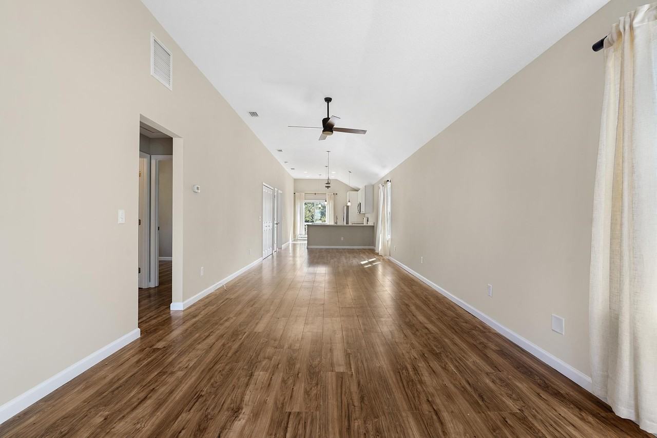 231 Majorca Rd - Photo 4 of 33