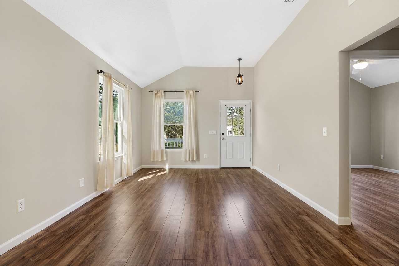 231 Majorca Rd - Photo 6 of 33