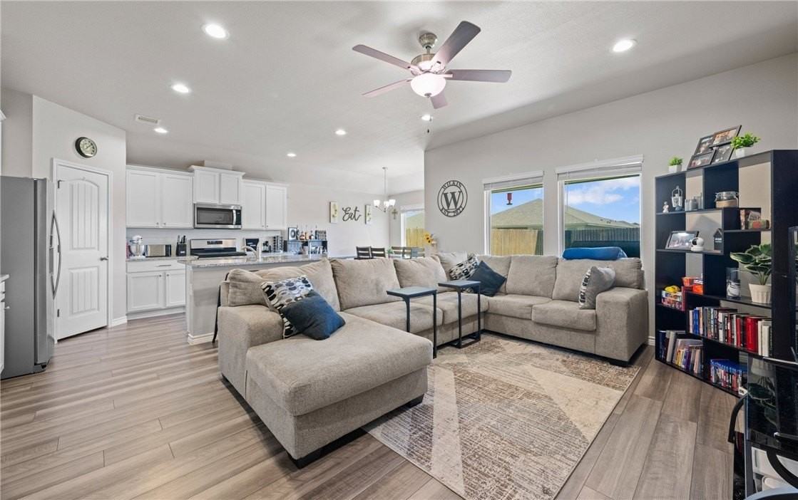 2738 Excelsior Blvd - Photo 2 of 13