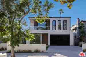 featured image of 441 N Croft Ave