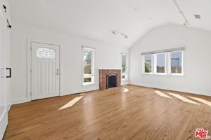 featured image of 949 S Muirfield Rd