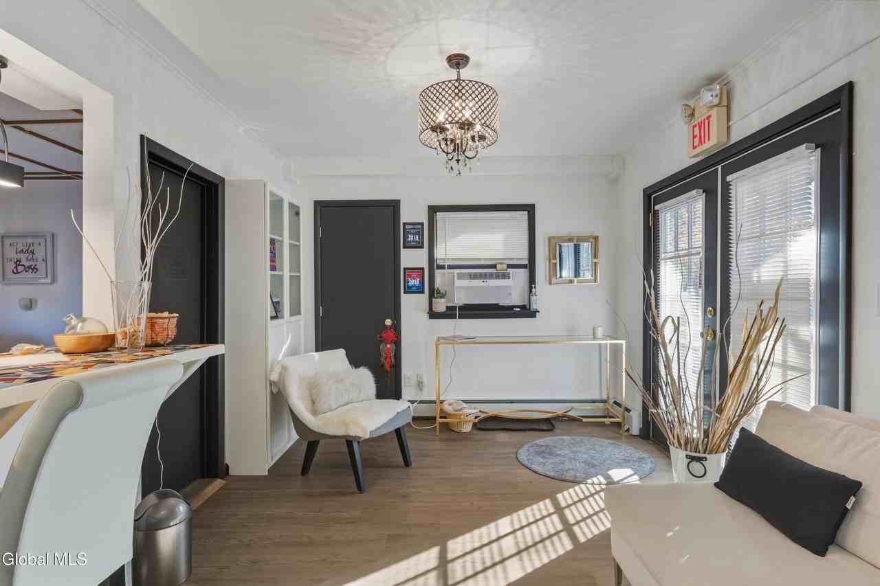 460 Maple Ave - Photo 3 of 16