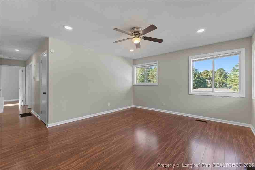 1913 Corrinna St - Photo 4 of 29