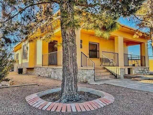 2526 E Yandell Dr Apt 3 #3 - Photo 2 of 17