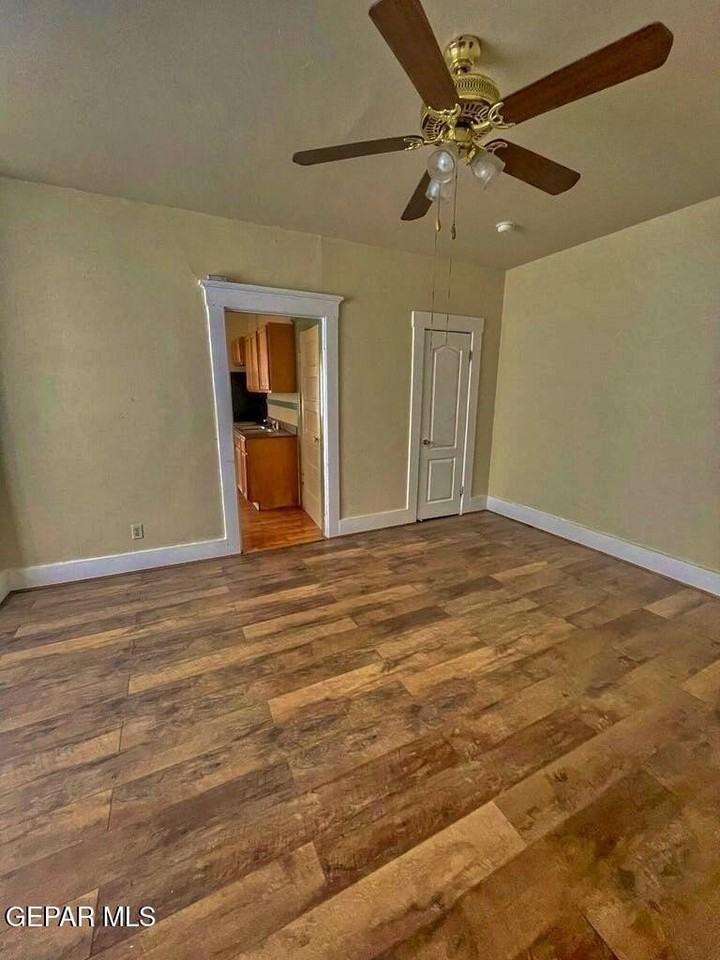 2526 E Yandell Dr Apt 3 #3 - Photo 4 of 17