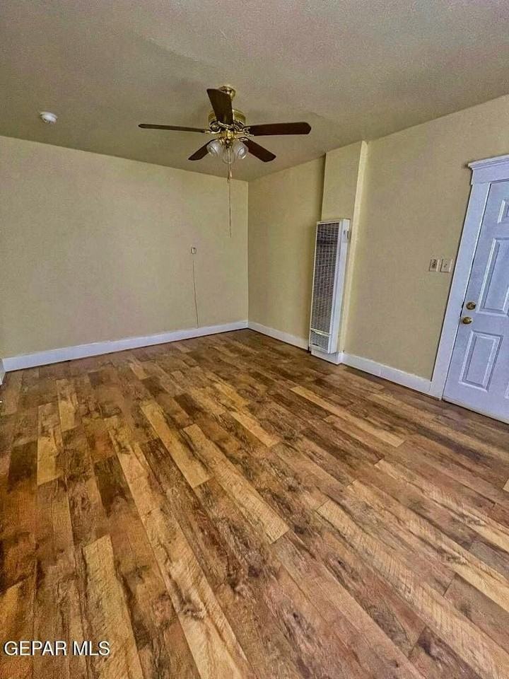 2526 E Yandell Dr Apt 3 #3 - Photo 5 of 17