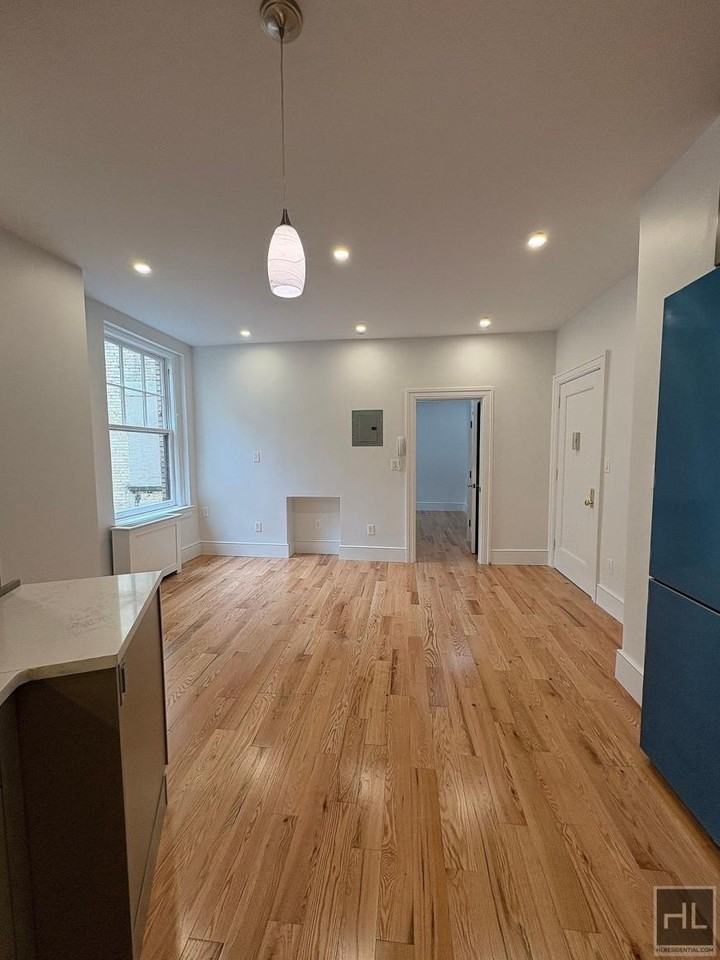 380 Riverside Drive - Photo 4 of 5