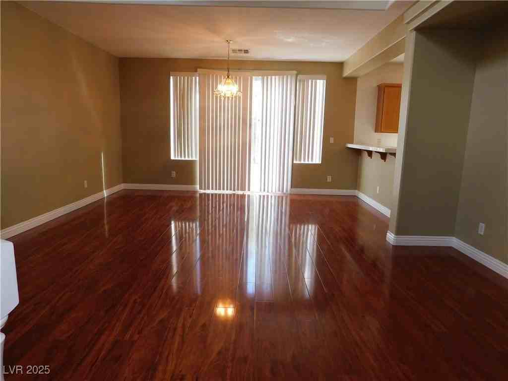 9587 Magnificent Ave - Photo 5 of 39