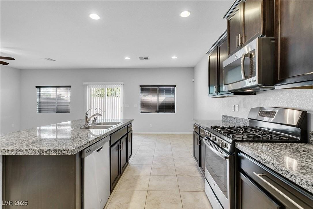 9404 Sand Tiger Avenue - Photo 4 of 50