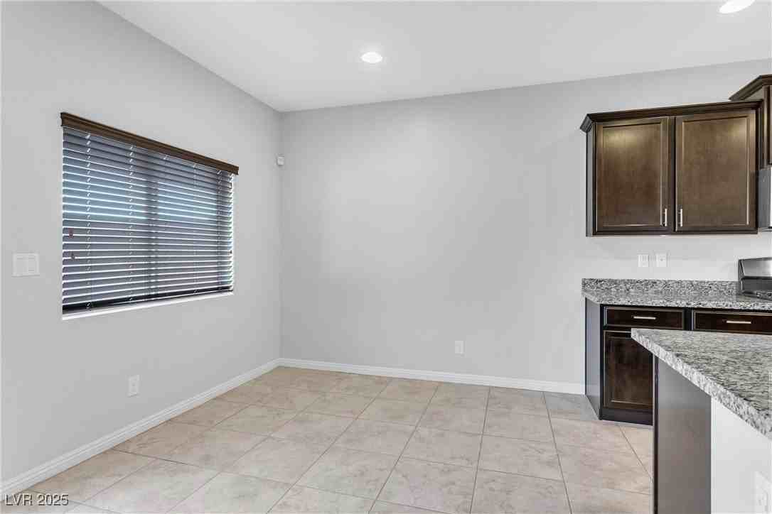 9404 Sand Tiger Avenue - Photo 7 of 50