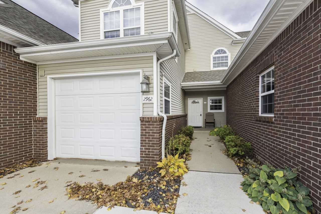 2962 Hunley Dr - Photo 4 of 37