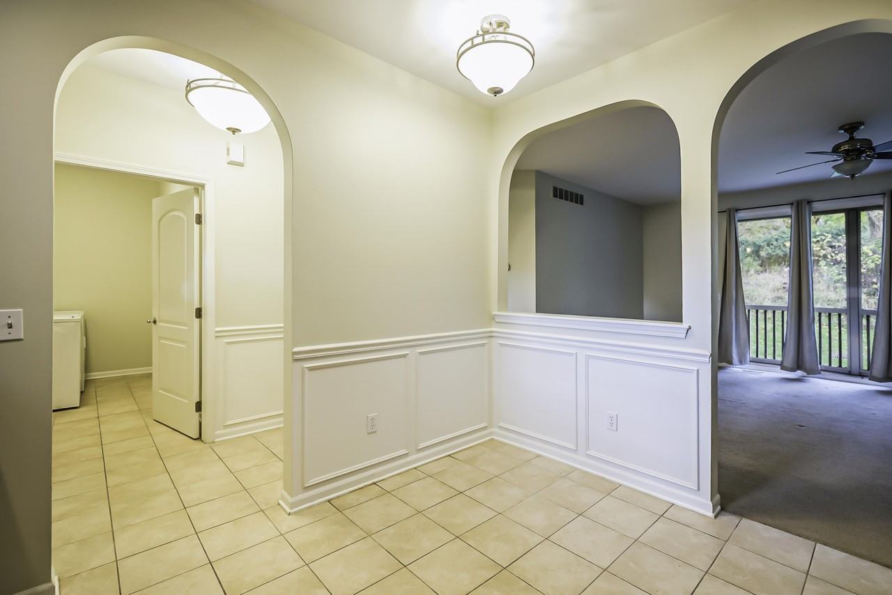 2962 Hunley Dr - Photo 7 of 37