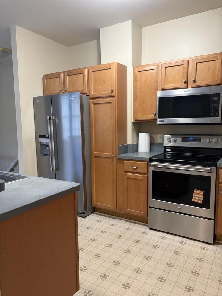 534 Constitution Street - Photo 7 of 21