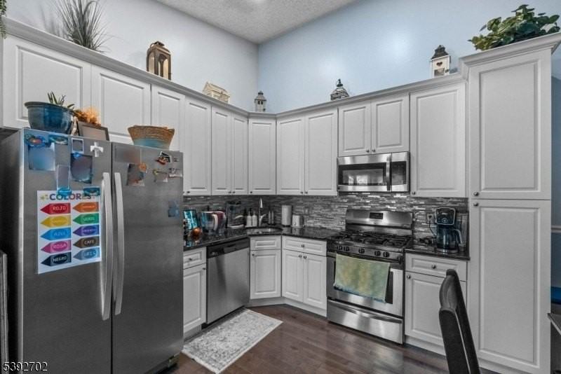 9 Ruby Ct - Photo 5 of 11