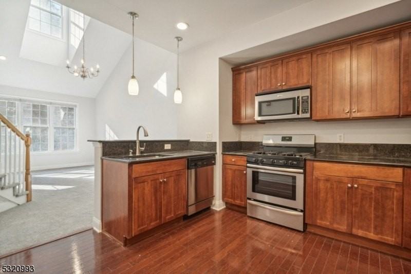 8403 Sanctuary Blvd - Photo 4 of 18