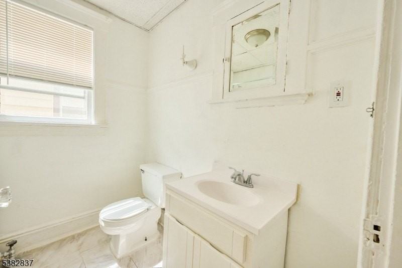 175 Madison Ave #1 - Photo 7 of 10