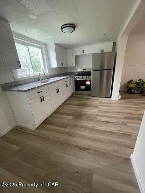 442 W Main St - Photo 4 of 9