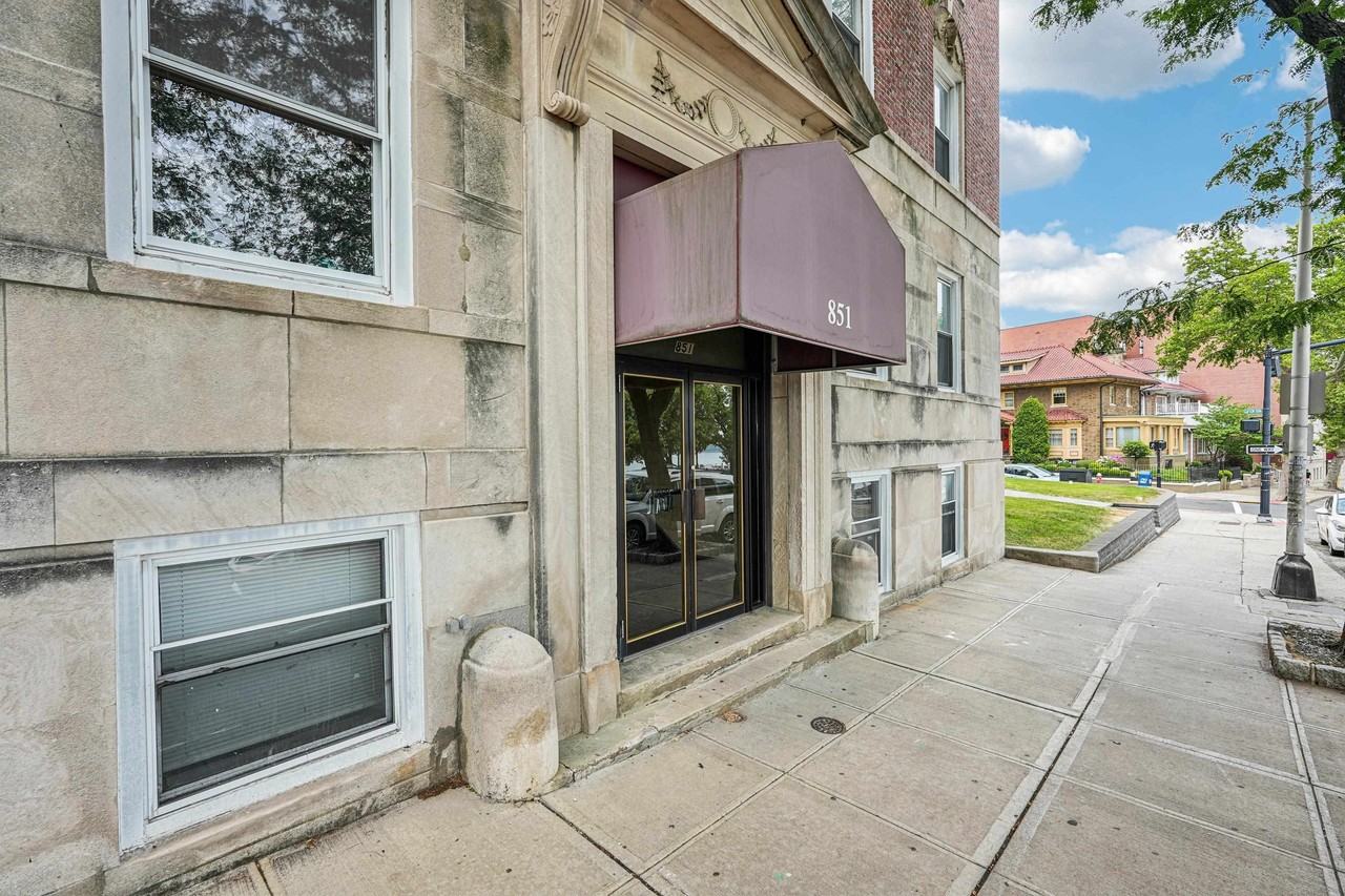 851 Boulevard E #D2 - Photo 2 of 42