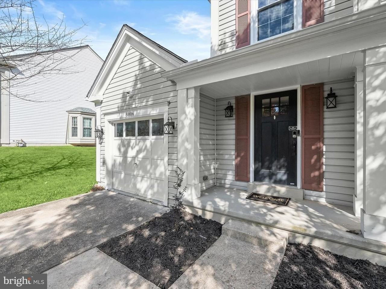 8806 Admiral Dr - Photo 2 of 50